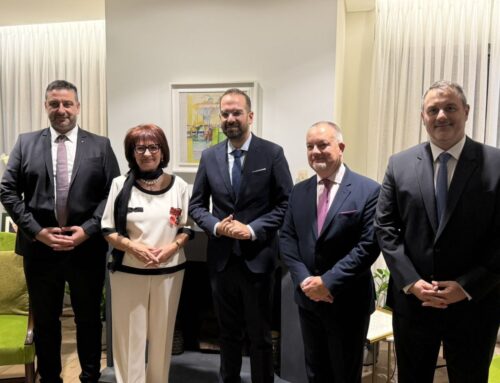 Τιμή για το Μεσολόγγι: Η Ροδάνθη Φλώρου τιμήθηκε από τον Βασιλιά Κάρολο Γ’