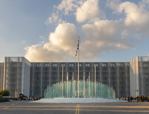 Παραδόθηκε η νέα βιοκλιματική πρόσοψη του Υπουργείου Εθνικής Άμυνας — Εμβληματική δωρεά της METLEN