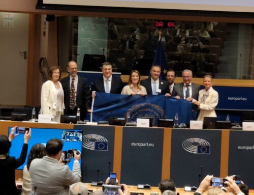 Η Πρόεδρος του Ευρωκοινοβουλίου “σήκωσε” τη σημαία του Μεσολογγίου μέσα στην “καρδιά” της Ευρώπης