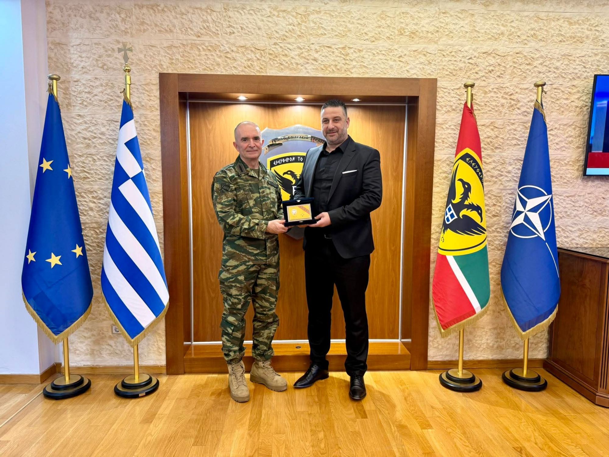 Ο αντιεριφερειαρχης Αιτωλοακαρνανιας Θανάσης Μαυρομμάτης με τον Αρχηγό ΓΕΣ Αντιστράτηγο Γεώργιο Κωστίδη