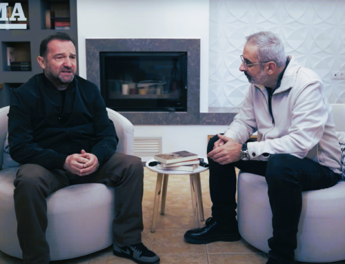 Νίκος Πλακιάς: «Δυστυχώς, έβαψαν το τρένο μπλε, κόκκινο, πράσινο» – Δείτε την συνέντευξη στο Protothema.gr (VIDEO)