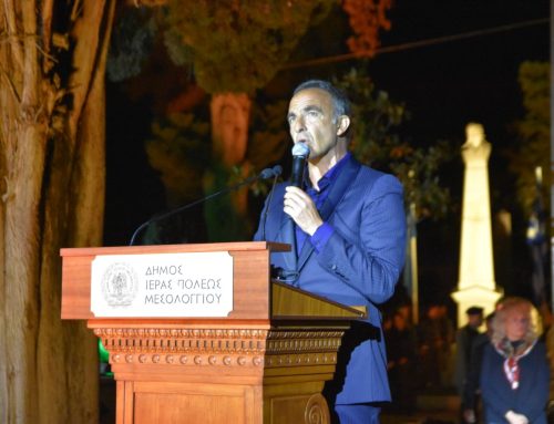 «Το Μεσολόγγι δεν χάθηκε»: Η συγκλονιστική αφήγηση Αλιάγα στον Κήπο των Ηρώων και το μήνυμα του για τη Μεγάλη Παρασκευή (VIDEO)