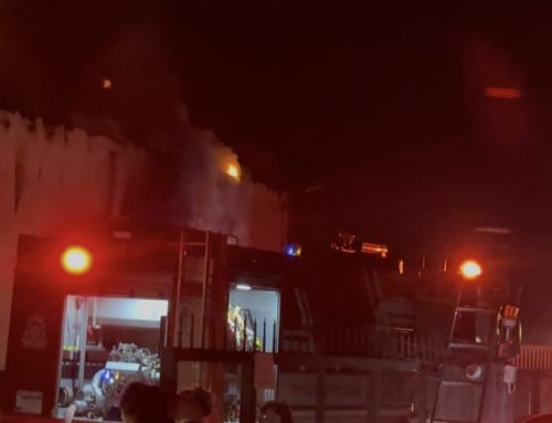 ΑΓΡΙΝΙΟ: Μεγάλη πυρκαγιά σε εργοστάσιο επεξεργασίας ελιών στο Παναιτώλιο – Ισχυρές δυνάμεις της Πυροσβεστικής στο σημείο