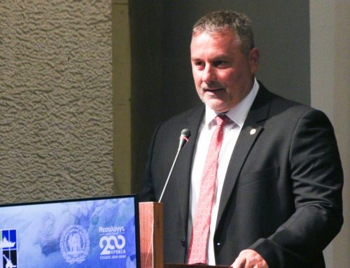 Σπύρος Διαμαντόπουλος: “Όλα στο φως” – Απάντηση για τις Εορτές Εξόδου και το Καλλιτεχνικό Σχολείο
