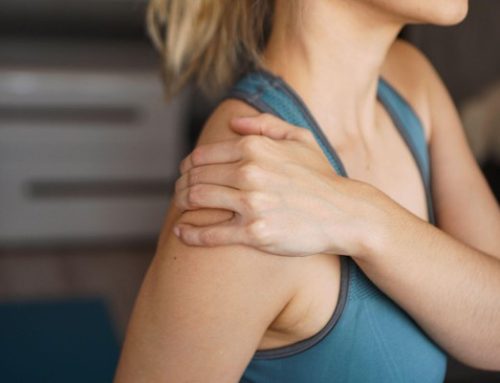 Πόνος στον ώμο: Πότε η τενοντίτιδα αρχίζει να επηρεάζει την καθημερινότητα;