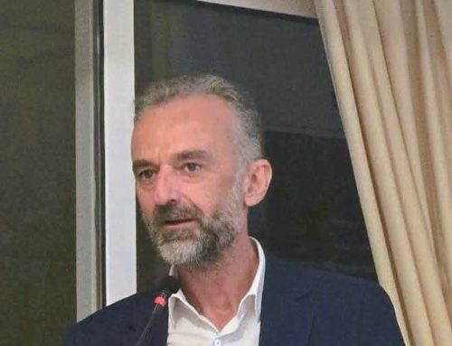 Γρηγόρης Θεοδωράκης: «Δεν αποδέχομαι την έδρα – Ήμουν, είμαι και θα είμαι δίπλα στον Αλέξη Τσίπρα»